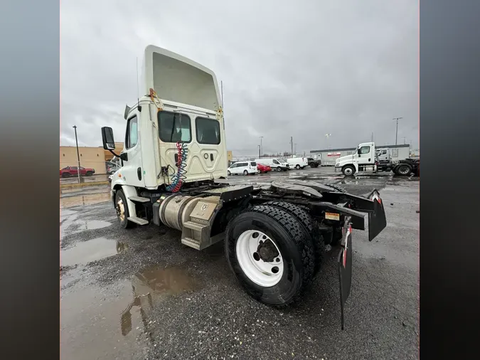 2018 FREIGHTLINER/MERCEDES CASCADIA 113