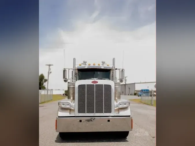2019 PETERBILT 389