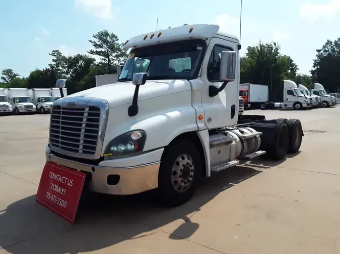 2019 FREIGHTLINER CASCADIA 125fcbd74237c6323561708123a932cf50b