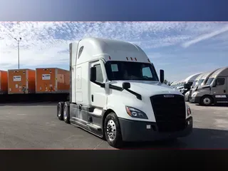 2021 Freightliner Cascadia 126