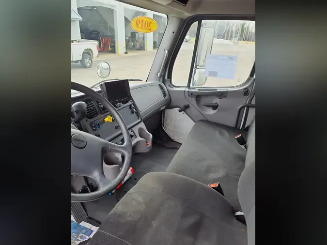 2019 FREIGHTLINER/MERCEDES M2 106