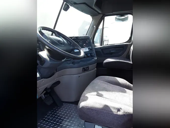 2018 FREIGHTLINER CASCADIA 113