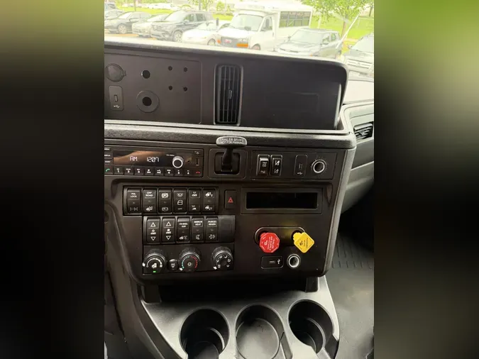 2023 International LT625