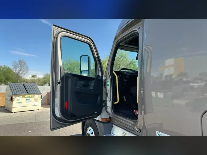 2024 Freightliner Cascadia 126