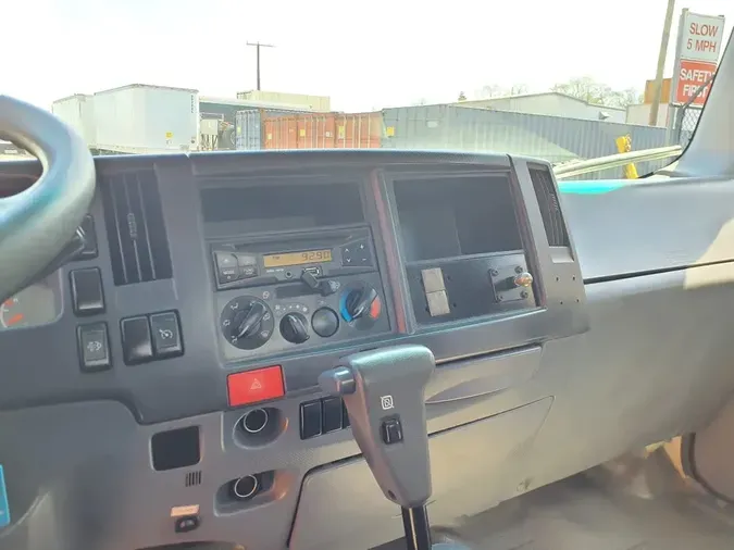 2018 ISUZU NPR HDfcce1ecd782332d96ed8c7f38a94f24d
