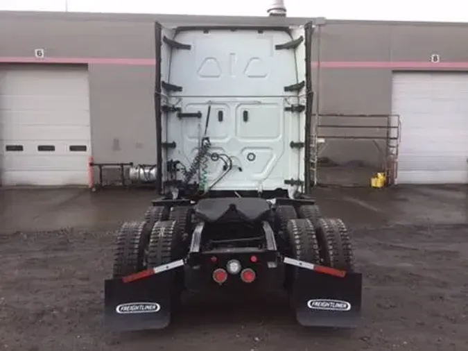 2022 Freightliner Cascadia