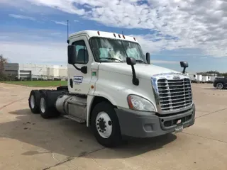 2015 FREIGHTLINER X12564ST