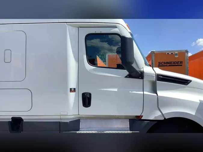 2023 Freightliner Cascadia 126fcd0394b2cfd7e41f8af845e8b2edcbb