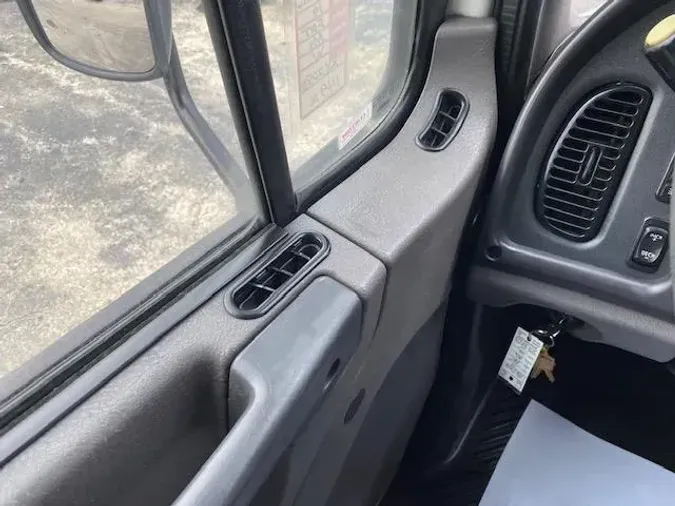 2019 Freightliner Business Class M2 106