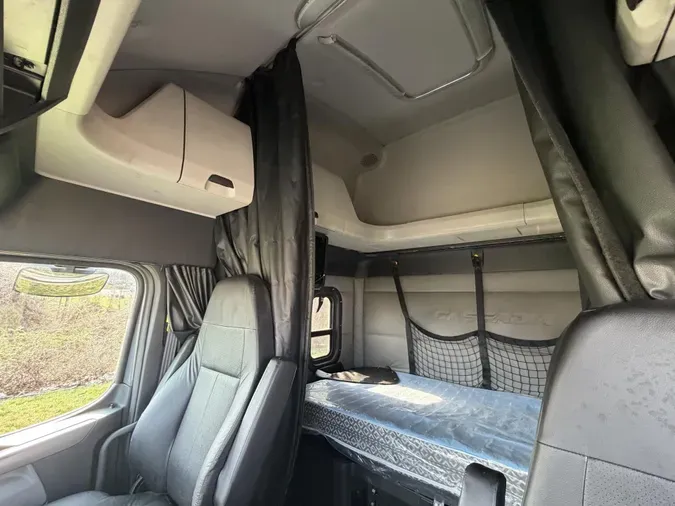 2020 Freightliner Cascadiafcd0e6e89e95f55ea65651b215adbd9e