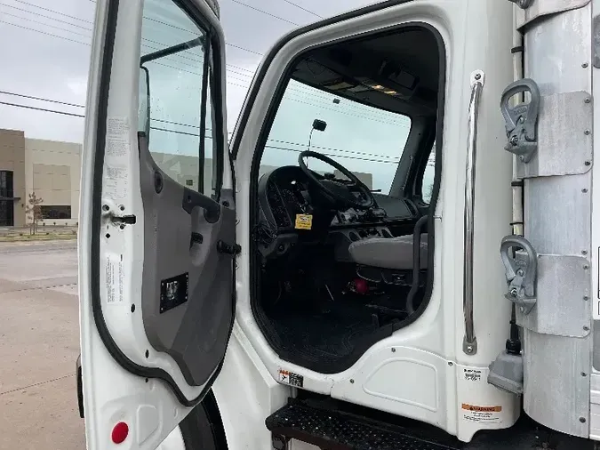 2017 Freightliner M2