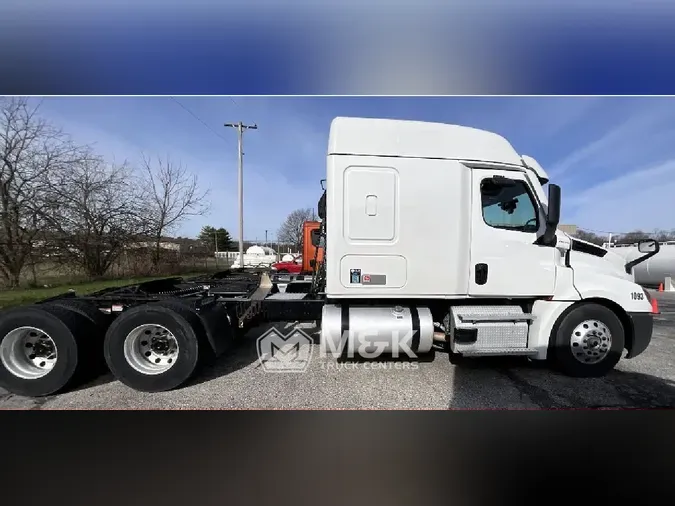 2022 FREIGHTLINER Cascadia 126