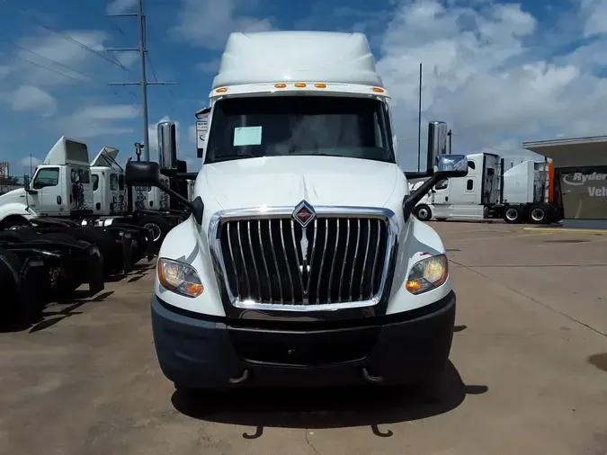 2019 NAVISTAR INTERNATIONAL LT625 SLPR CAB