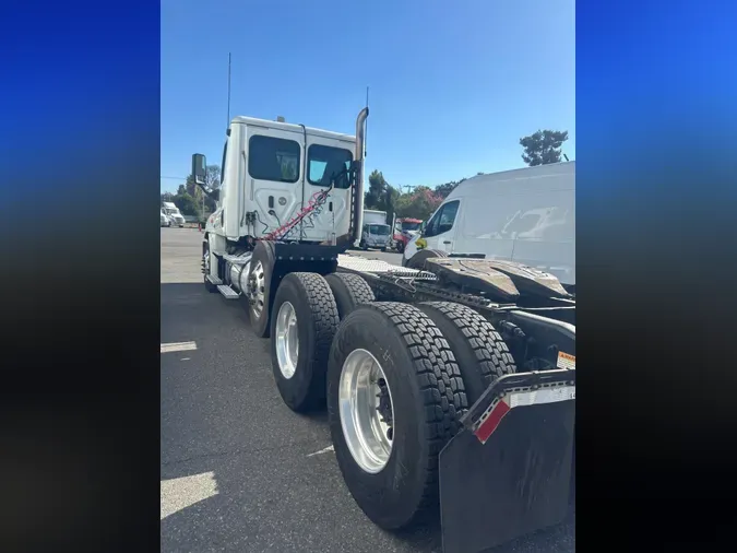 2017 FREIGHTLINER/MERCEDES CASCADIA 125