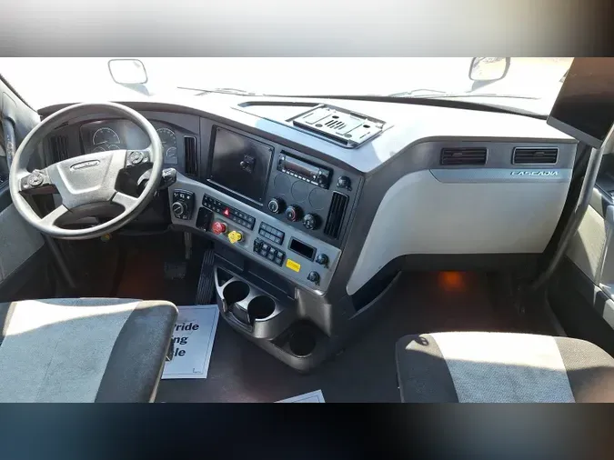 2022 Freightliner Cascadia 126