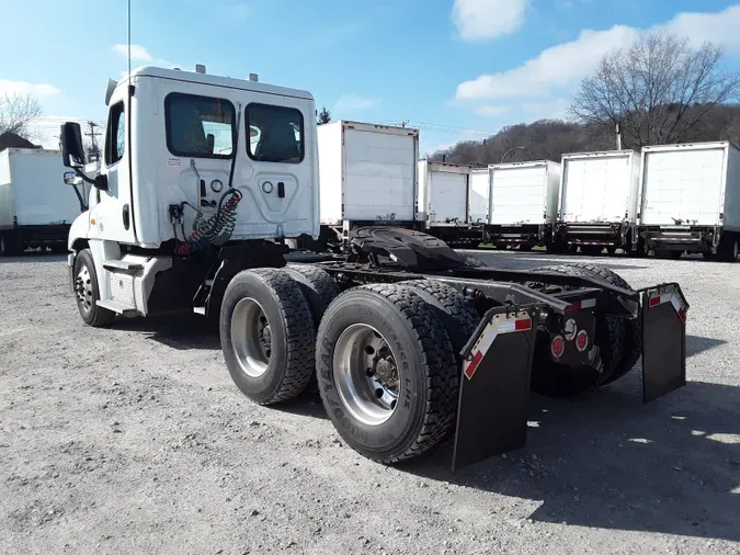 2020 FREIGHTLINER/MERCEDES CASCADIA 125