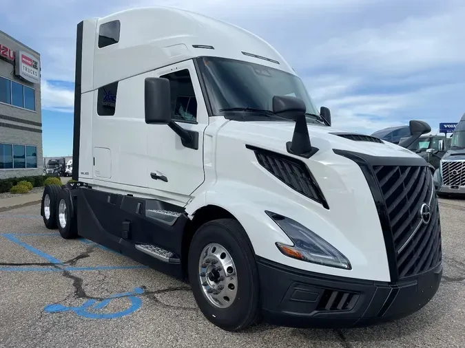 2026 VOLVO VNL64T860