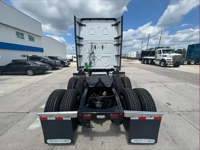 2022 Freightliner CA126SLPfcdfecd49c92bbc97887191137bd965a