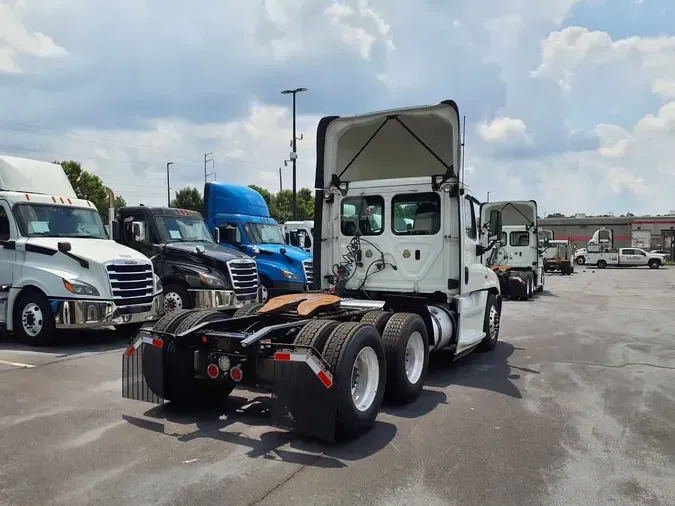 2019 FREIGHTLINER CASCADIA 125