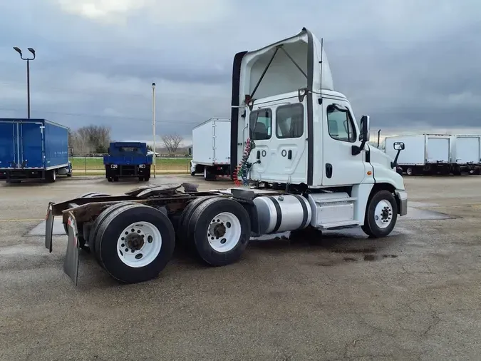 2019 FREIGHTLINER/MERCEDES CASCADIA 125