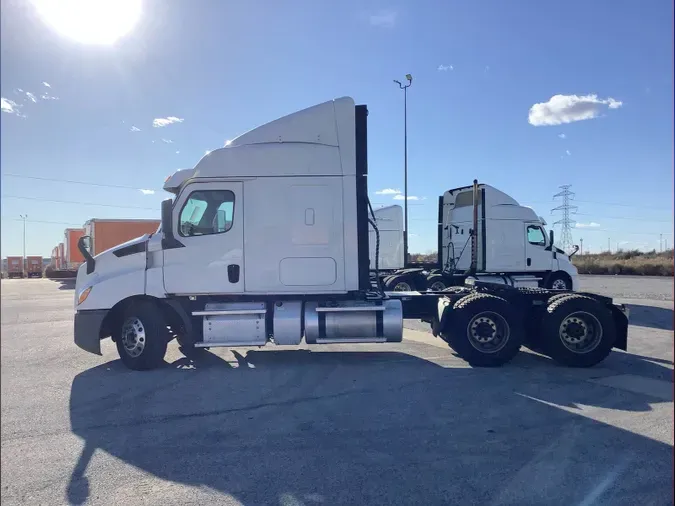 2019 Freightliner Cascadia 126