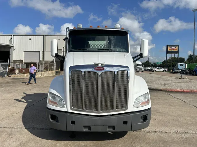 2017 Peterbilt 579