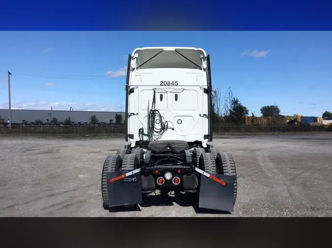 2022 Freightliner Cascadia 126