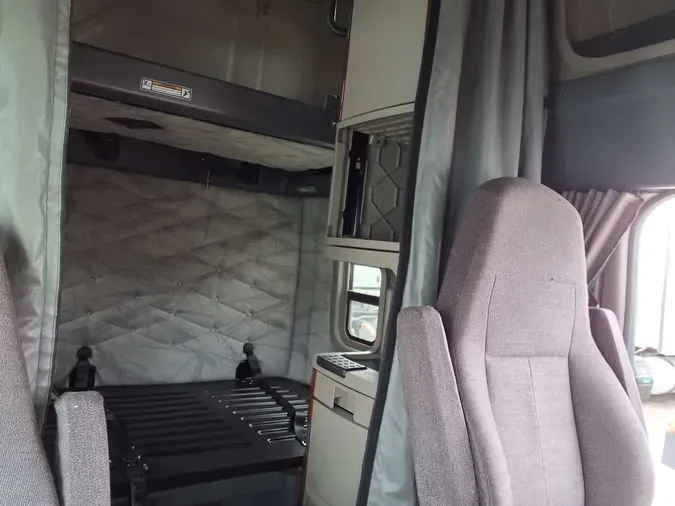 2020 FREIGHTLINER CASCADIA 125