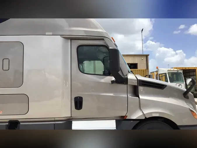 2023 Freightliner Cascadia