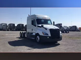 2020 Freightliner Cascadia 126