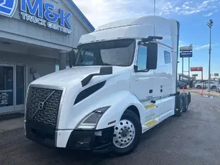 2021 VOLVO VNL64T740