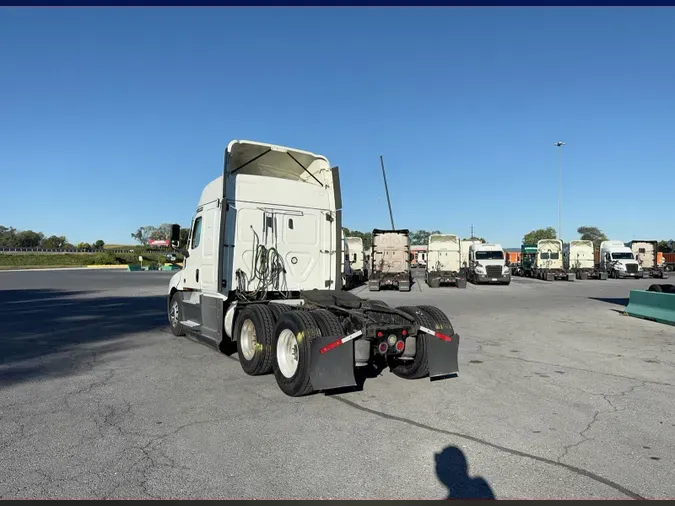2021 Freightliner Cascadia 126fcf4857f14eaffa1fdb23436096737df