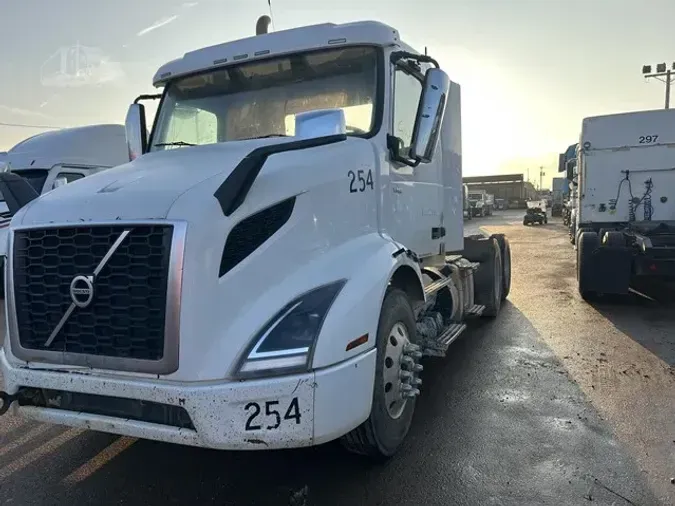2018 VOLVO VNR64T300fcf562cc1130924cf046cdc34a542f80