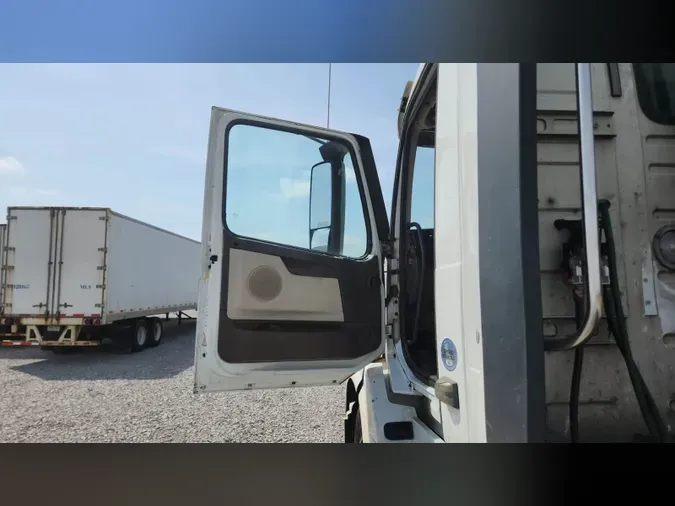 2018 Volvo VNL300