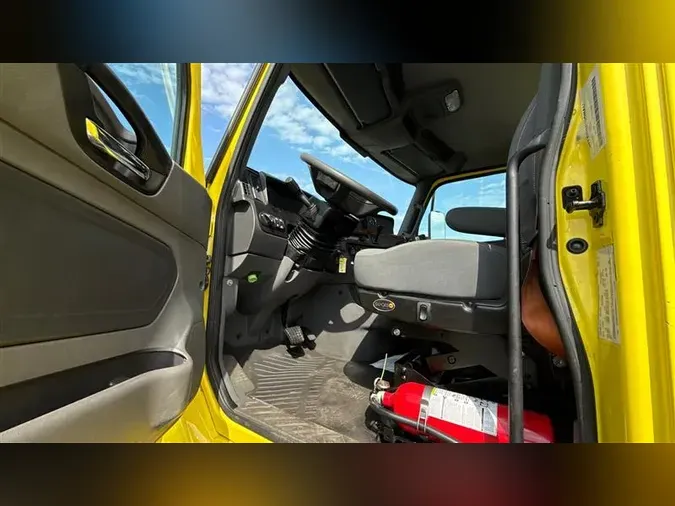 2019 INTERNATIONAL RH613