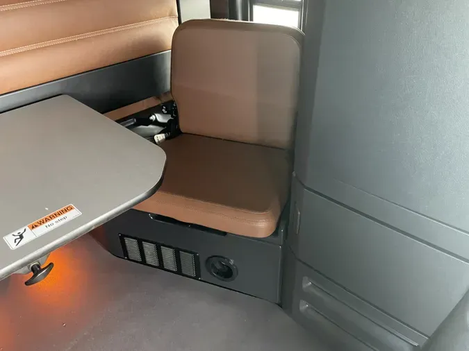 2019 Freightliner Cascadia 126