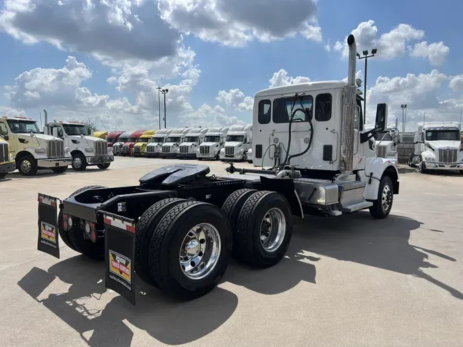 2020 Peterbilt 567