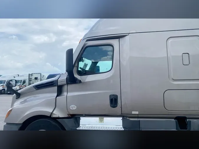 2022 Freightliner Cascadia 126