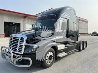 2018 Freightliner CASCADIA 125