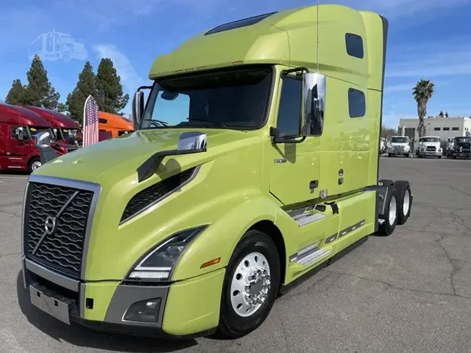 2023 VOLVO VNL64T760