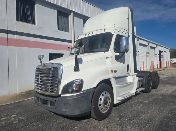 2018 FREIGHTLINER/MERCEDES CASCADIA 125