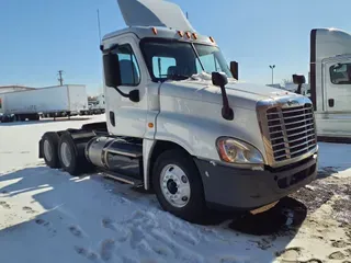 2017 FREIGHTLINER/MERCEDES CASCADIA 125