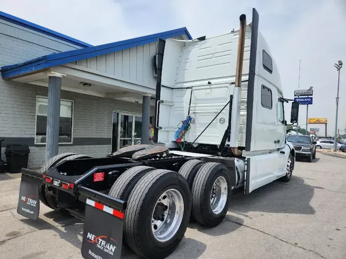 2023 VOLVO VNL64T860