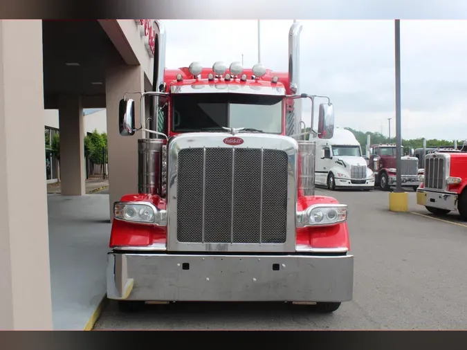 2022 Peterbilt 389