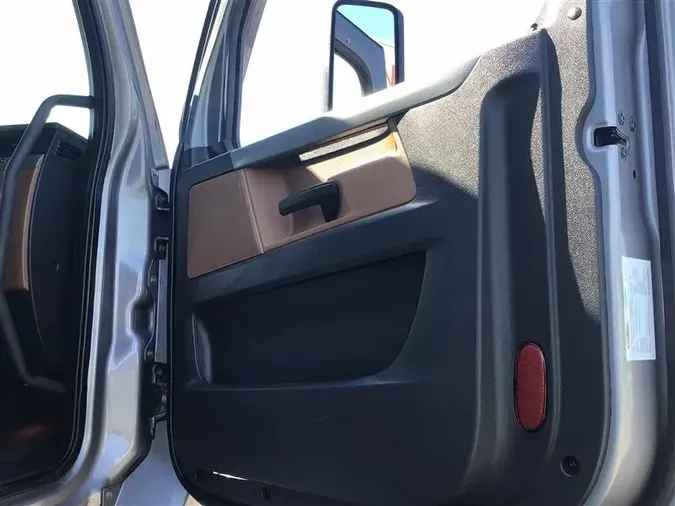 2022 FREIGHTLINER CA126