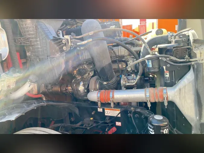 2023 Freightliner Cascadia 126fd0d6251fb95341e9555a0c775269568