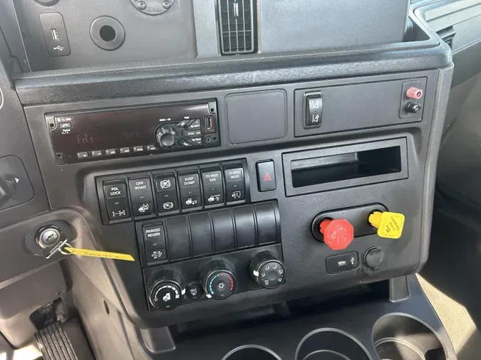 2020 International LT625