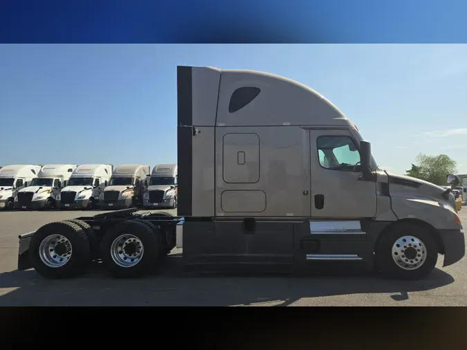 2023 Freightliner Cascadia 126fd120d81053be66a1cdd13f826e8b8d8