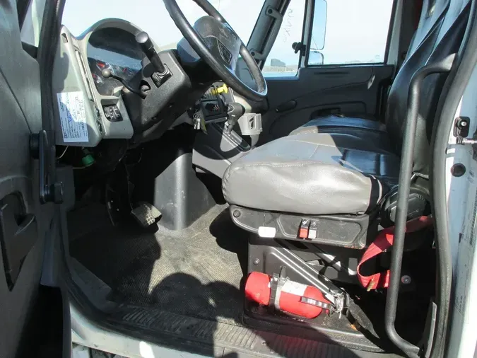 2017 INTERNATIONAL 4300