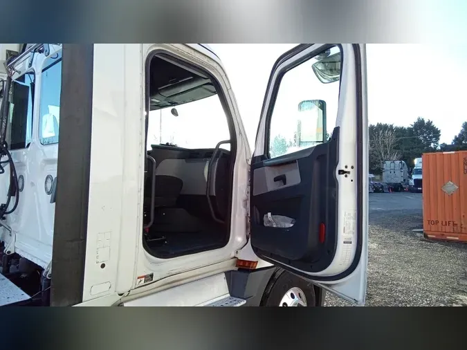 2020 Freightliner Cascadia 126fd17bd176ef4df2c9861c6e1b4c0ff66